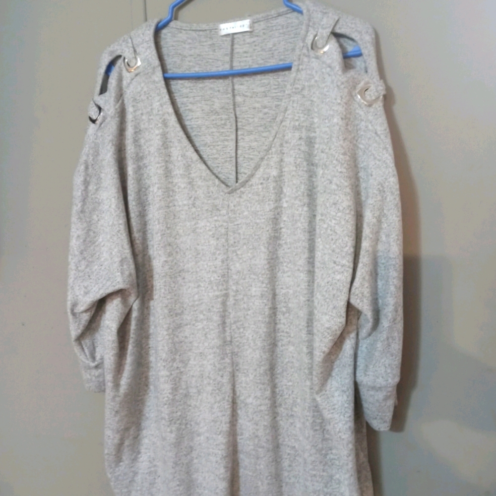 Open sleeve top
